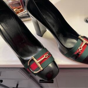 Gucci pumps